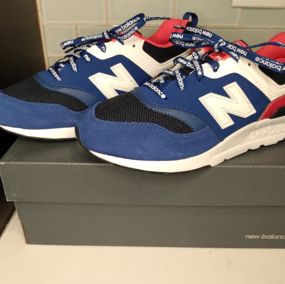 Kids sneakers